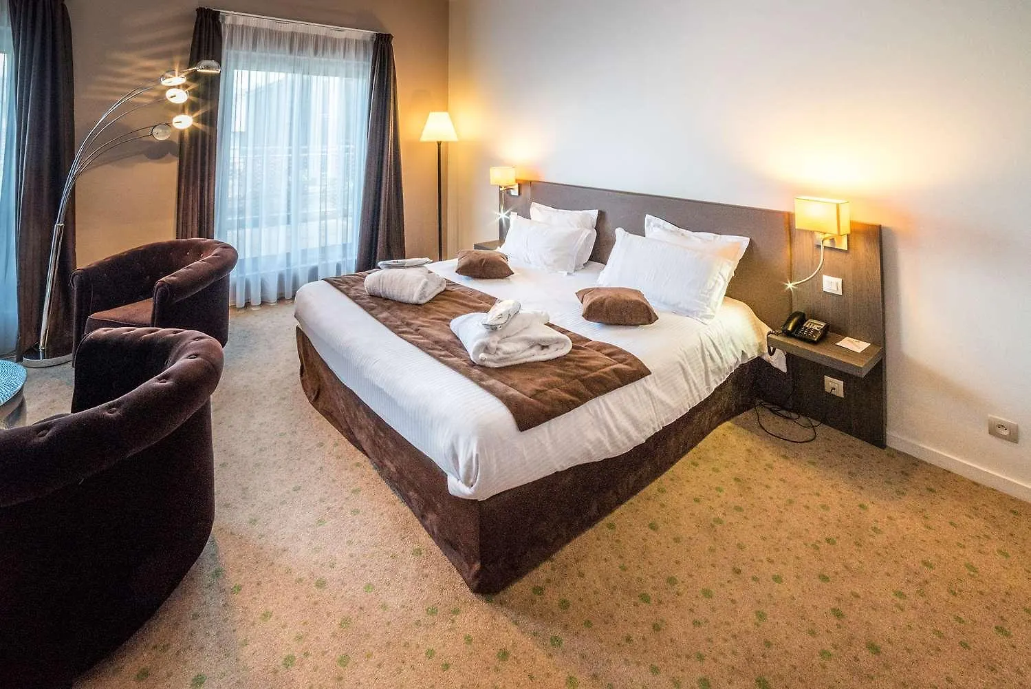 Best Western Aquakub Aix-les-Bains 3*,