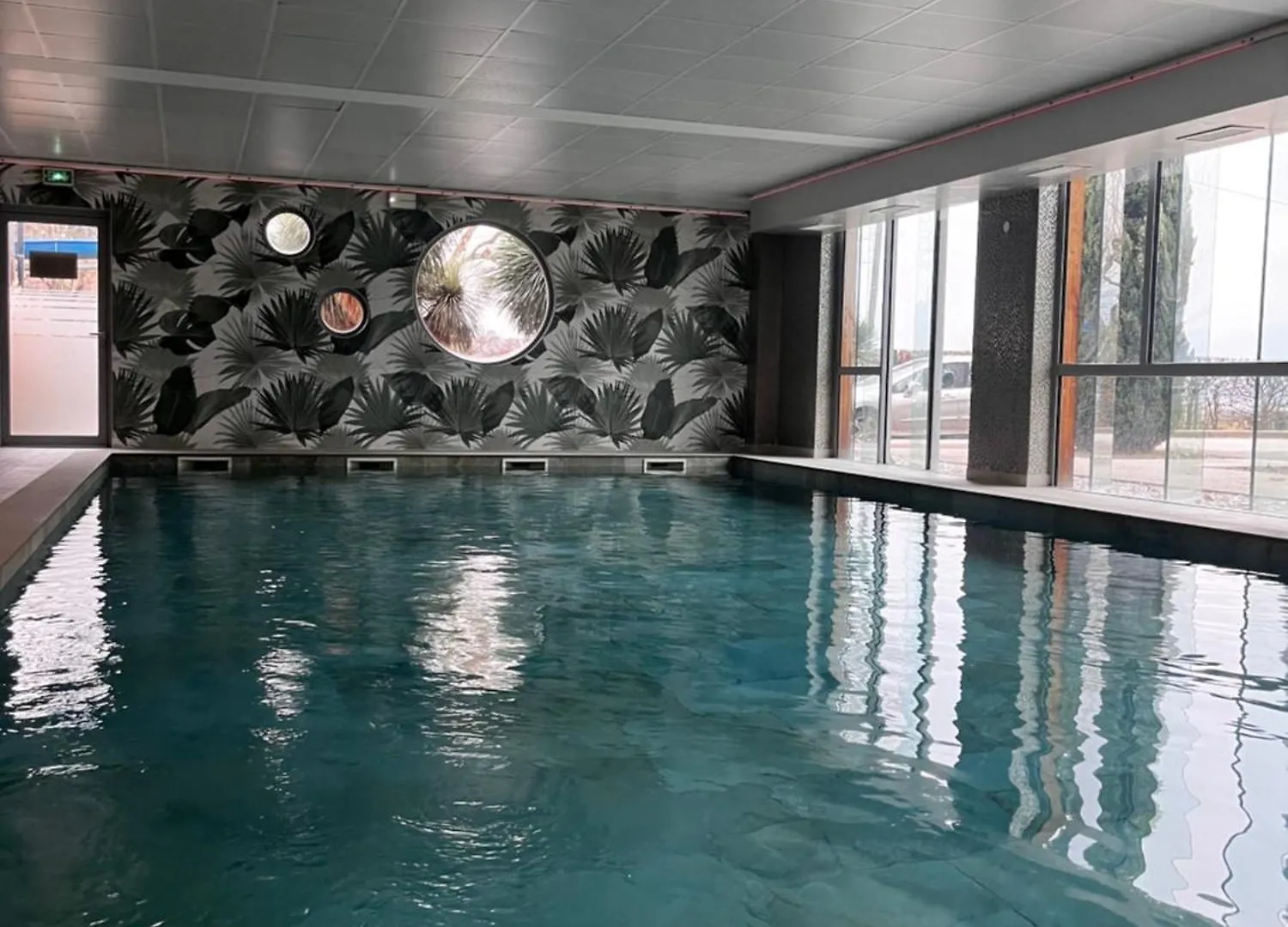 Best Western Aquakub Aix-les-Bains 3*,