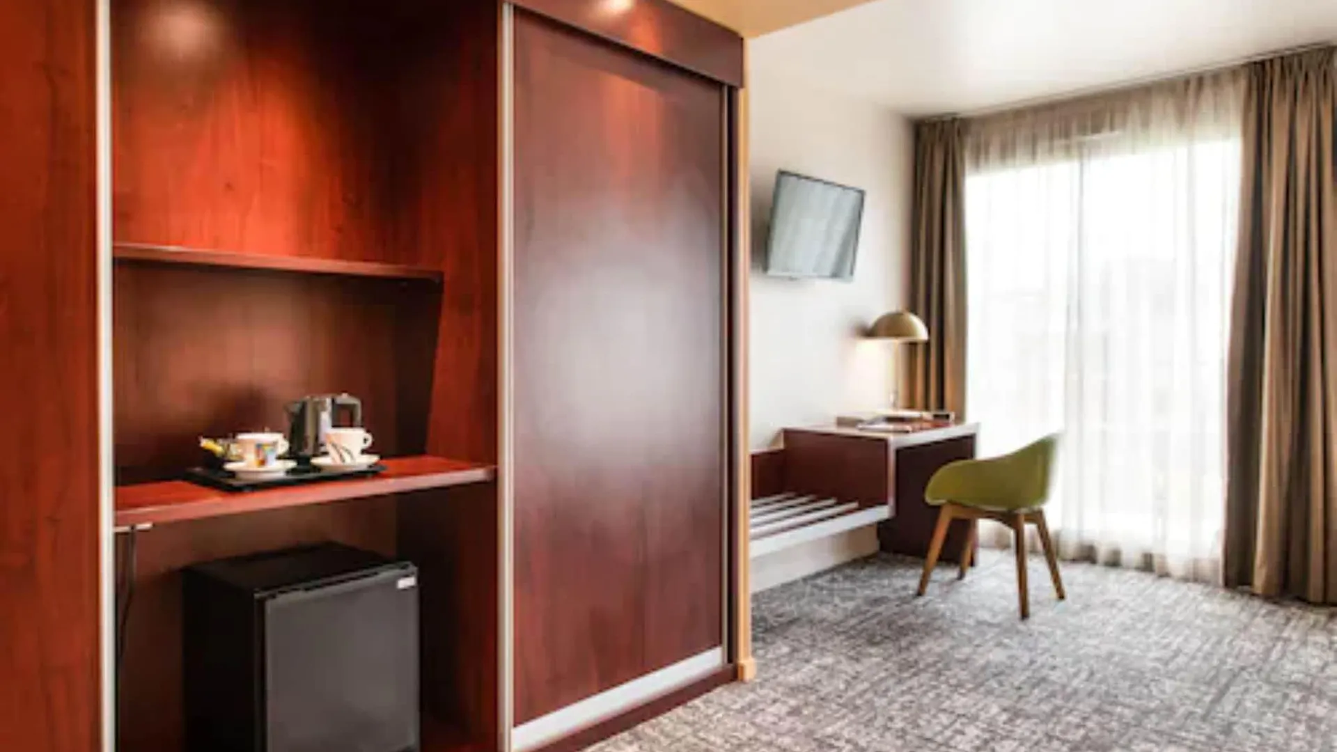 Best Western Aquakub Aix-les-Bains 3*,